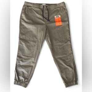 NWT Boys Size XL Urban Pipeline Twill Jogger Pants Color Khaki $44 Value New.